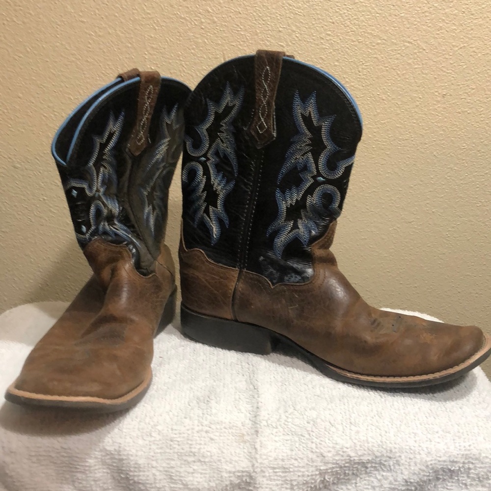Ariat junior 6 cowboy boots